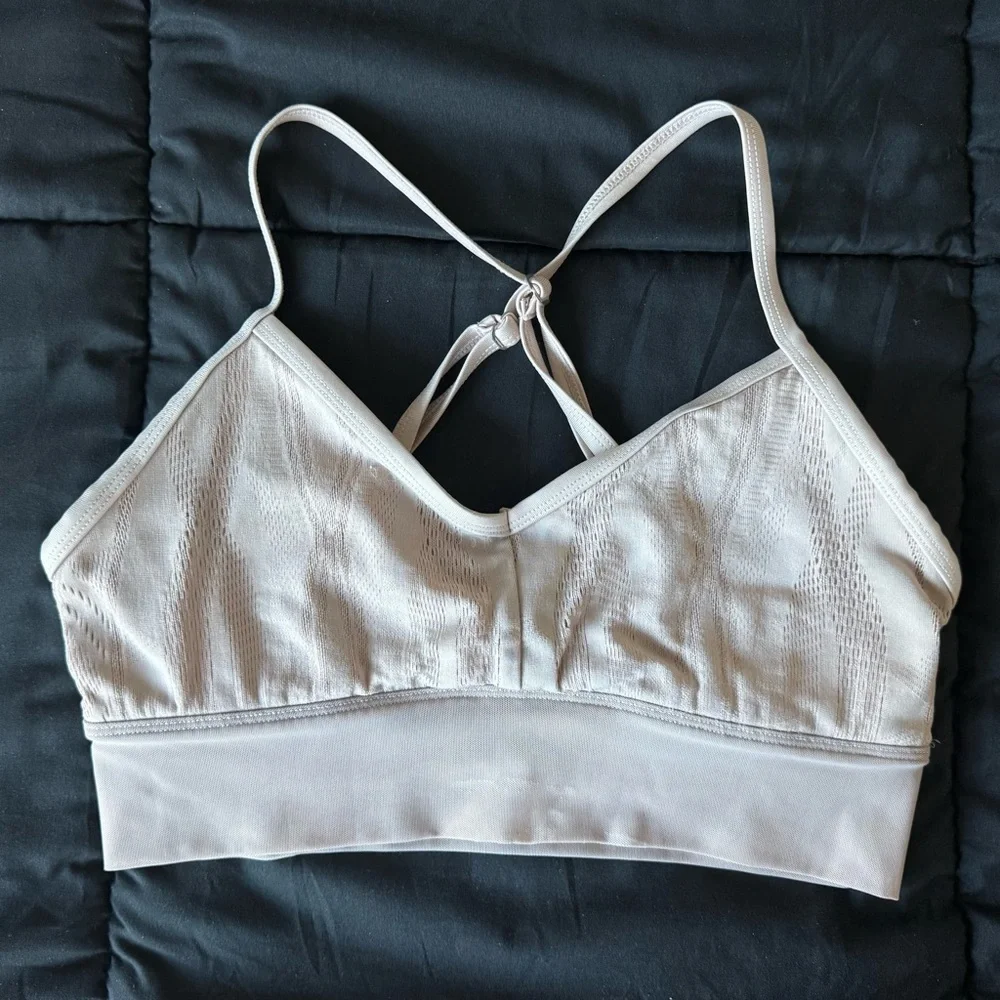 alo yoga aria bra - Picture 3 of 9